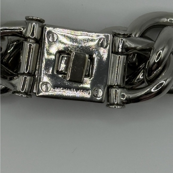 Michael Kors Chunky Turn-Lock Wide Chain Bracelet - Picture 8 of 8